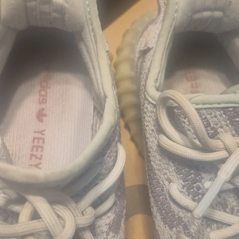 adidas Yeezy Boost 350 V2 Blue Tint size 9.5